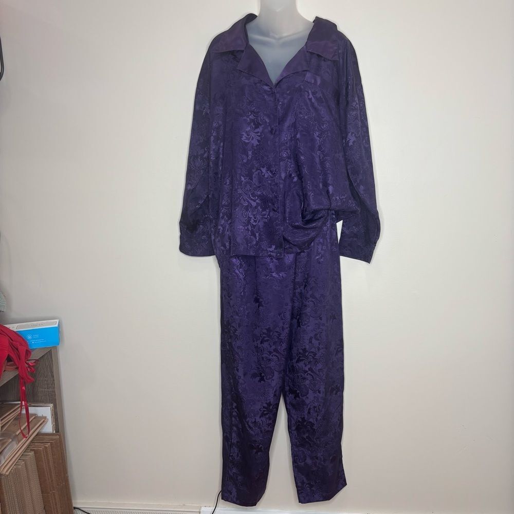 Victoria’s Secret gold label two piece pajama set purple long sleeve top medium